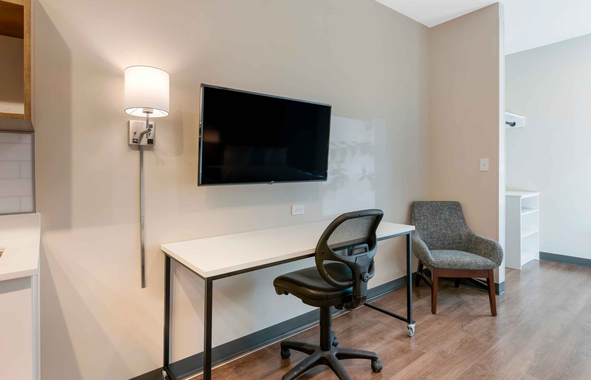 Building Photo - Furnished Studio-Orlando - Sanford