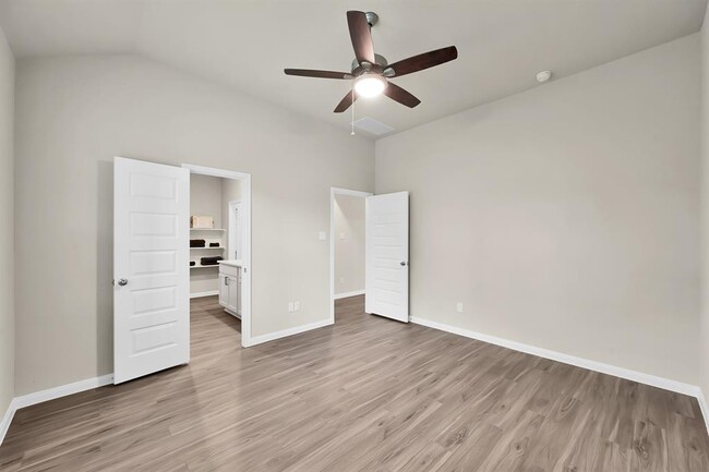 Building Photo - 3346 Torrey Pines Dr