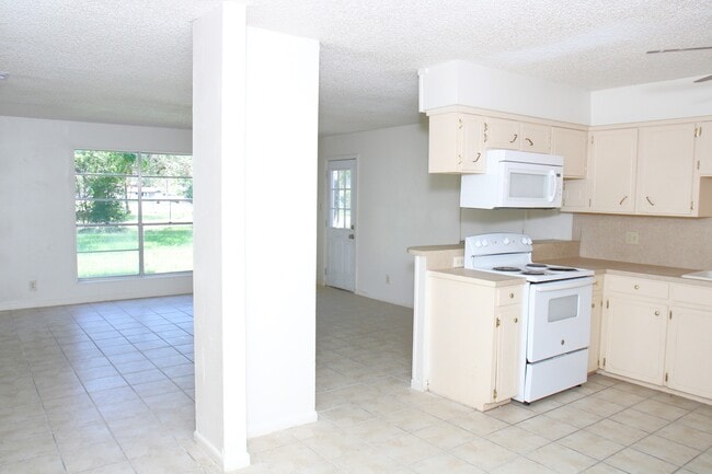Building Photo - 1131 Gifford Rd