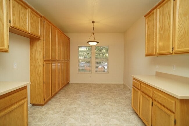 Building Photo - Charming 3 Bedroom Home for Rent in Crocker Ranch  Roseville!