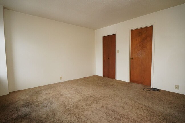 Building Photo - 310 N Michigan St