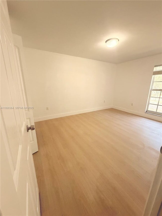 Building Photo - 7208 Fairway Dr