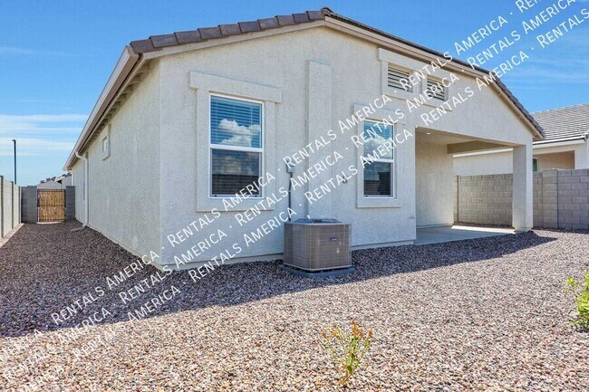 Building Photo - 18436 W Artemisa Ave