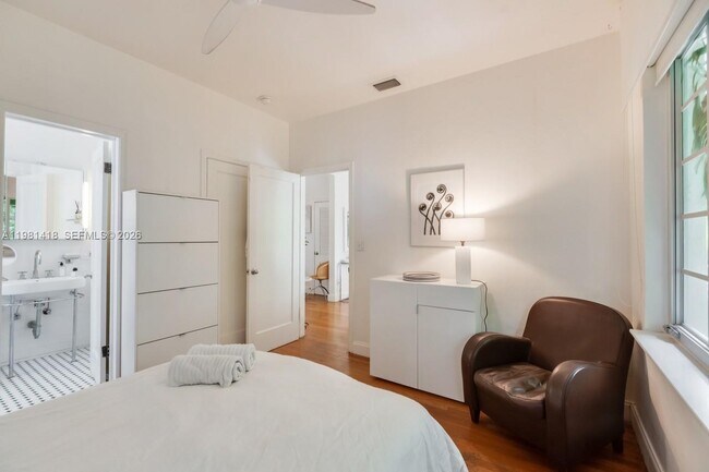 Building Photo - 739 11th St