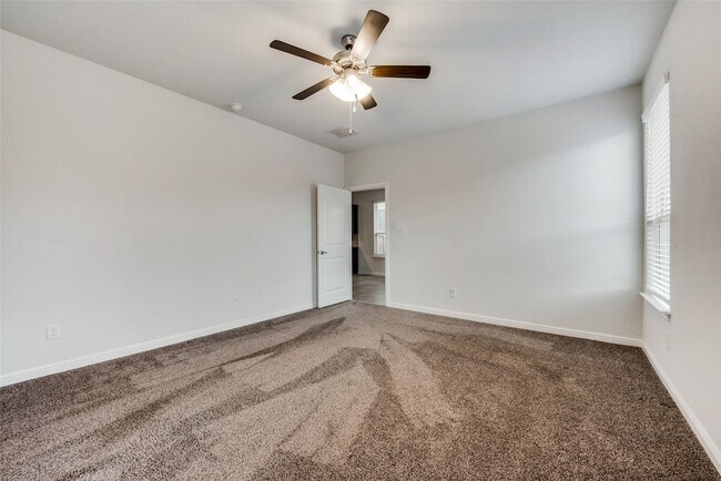 Building Photo - 9112 Stormcrow Dr