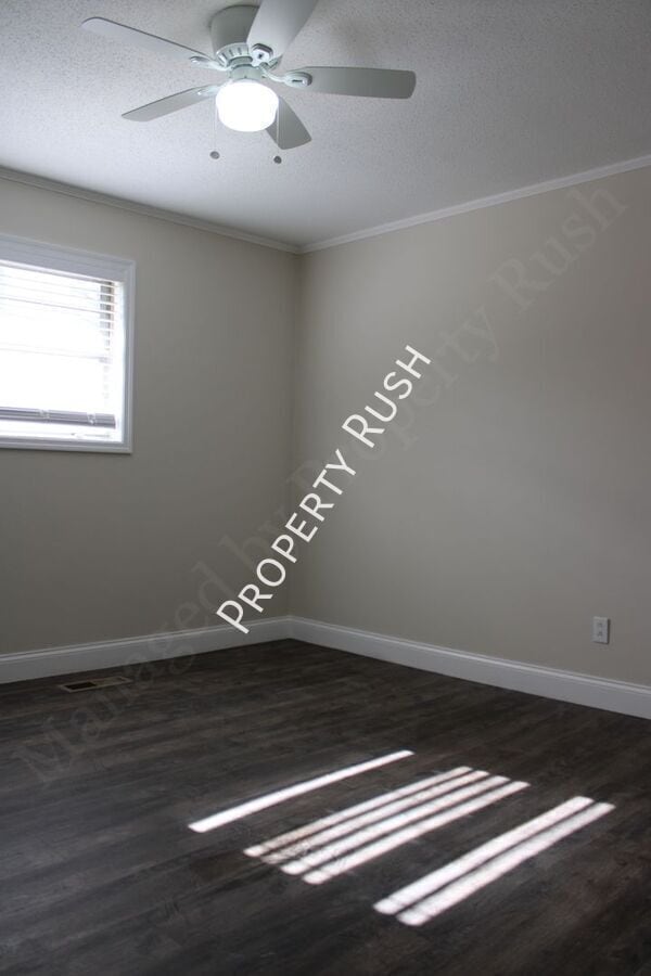 Building Photo - 209 Signal View St