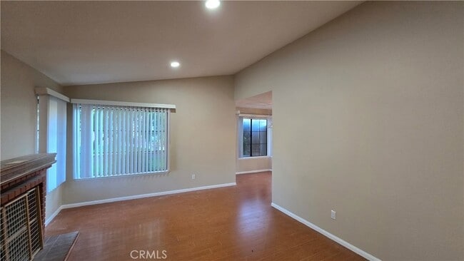 Building Photo - 1309 Cascade Ave