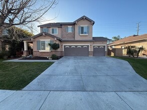 Building Photo - 5 Bedrooms 3 Baths! Resort Living at The Lakes Community in Menifee!