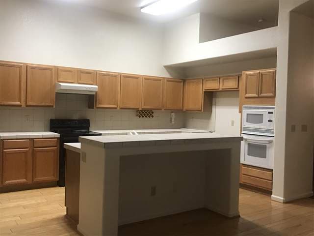Building Photo - Beautiful 4 bedroom, 2 bath single story h...