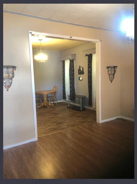 Building Photo - 106 Lancaster St