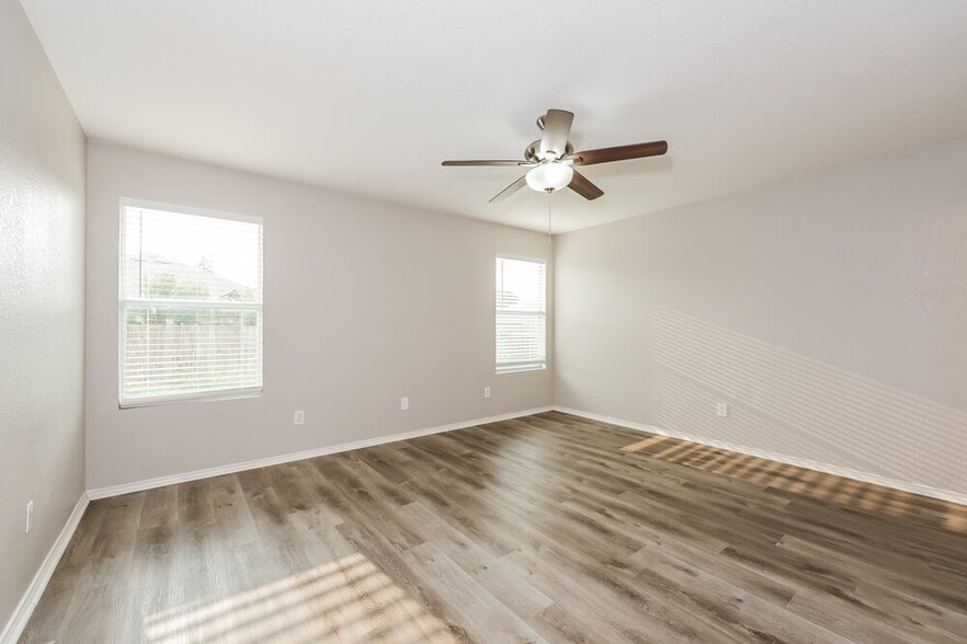 Building Photo - 413 Dakota Ridge Dr