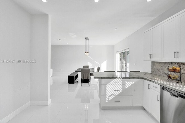 Building Photo - 1102 Meadow Lark Ave