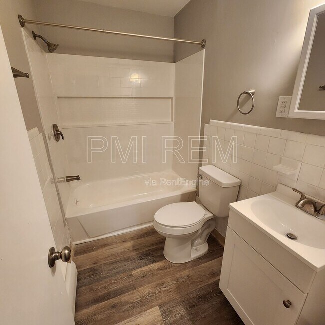 Building Photo - 5281 E 126th St