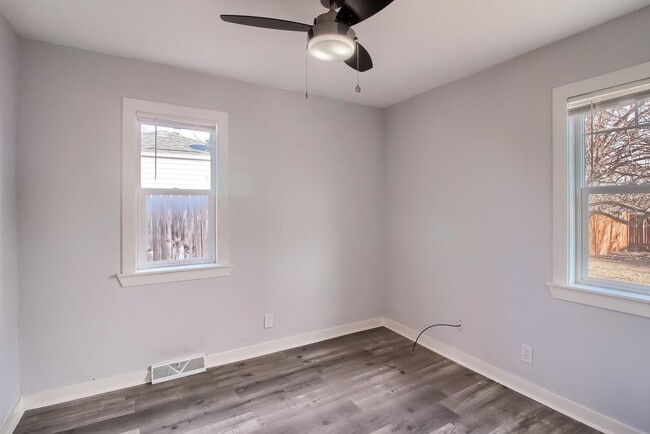 Building Photo - Modern Elegance in Denver: Recently Renovated 2BR/1BA Gem with Detached Garage and Fenced Yard!
