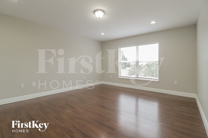 Building Photo - 2982 Bonkirk Dr