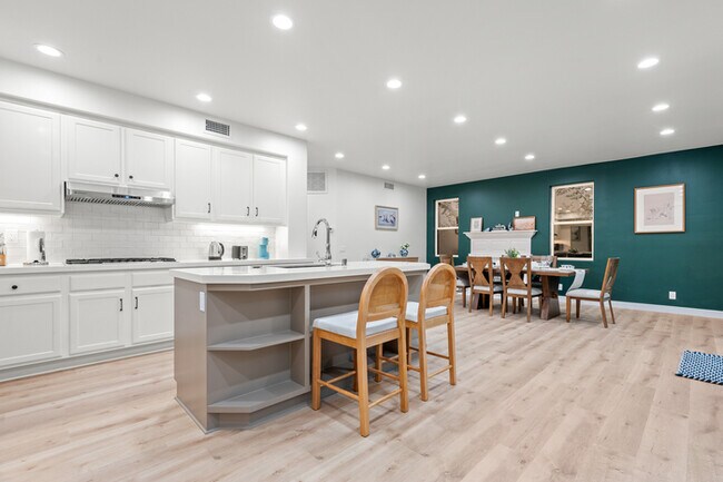 Building Photo - Gated Newport Coast 5BR w/ Pool Access