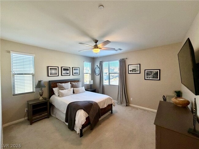 Building Photo - 572 Pear Lake St