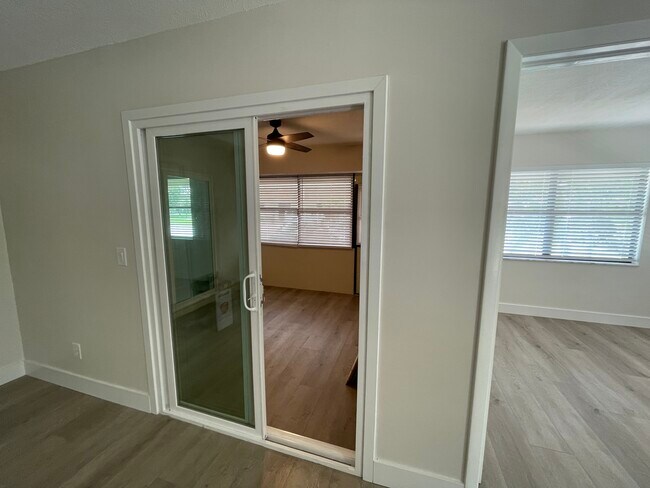 Building Photo - 104 Half Moon Cir