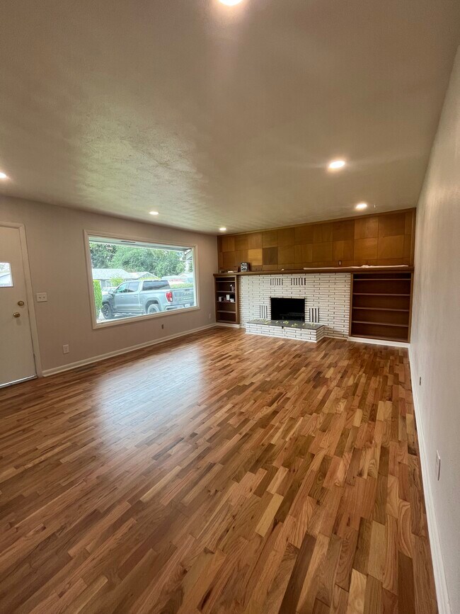 Main living room - 1137 Tedford St SE