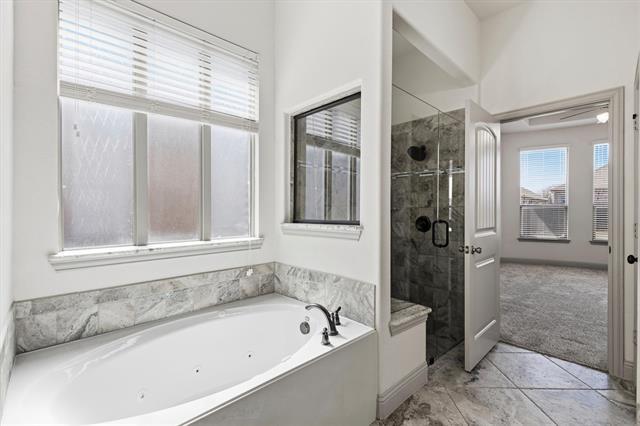 Building Photo - 2418 Askew Dr