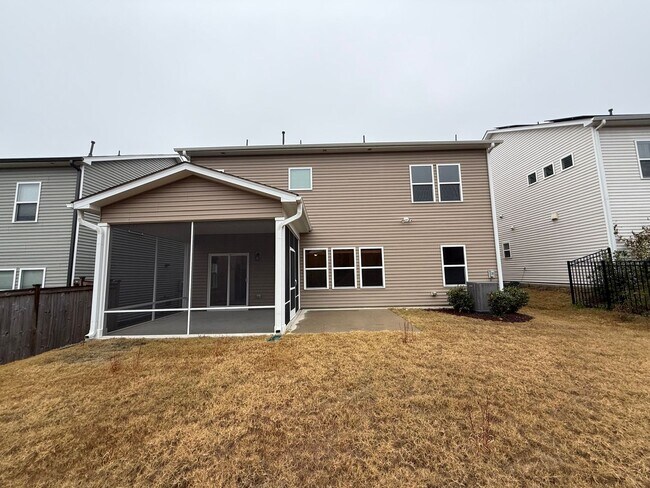 Building Photo - Gorgeous 5BD, 3BA Raleigh Home with Tons of Modern Upgrades in an HOA Community with Premier Amen...