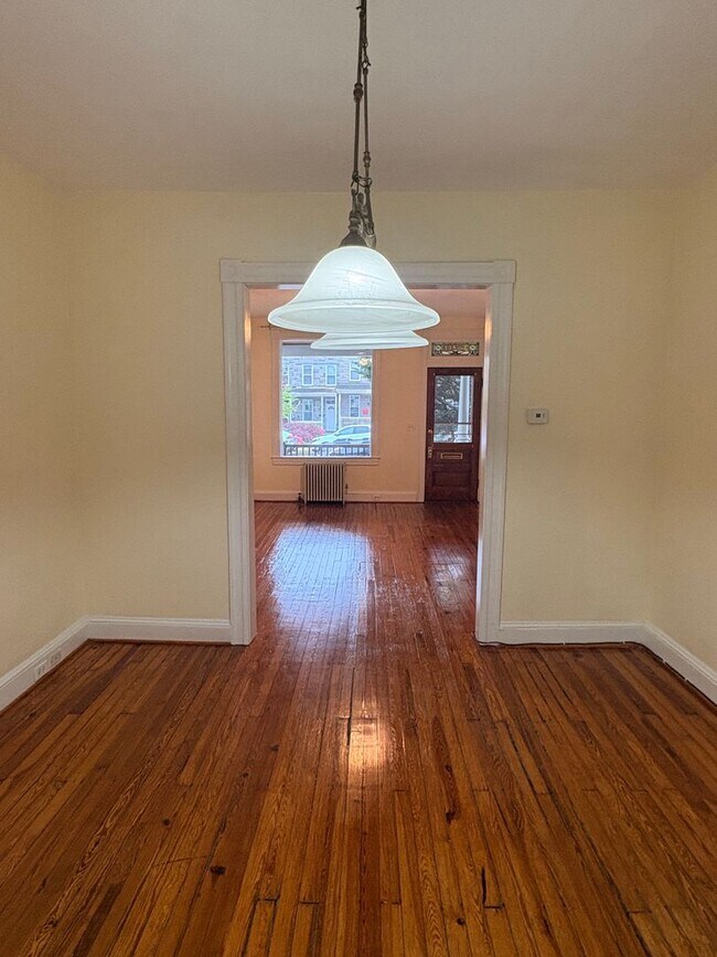 Building Photo - Gorgeous Hampden 2bd/2ba w/ Fin Bsmt, W/D, A/C and more! Available 5/1