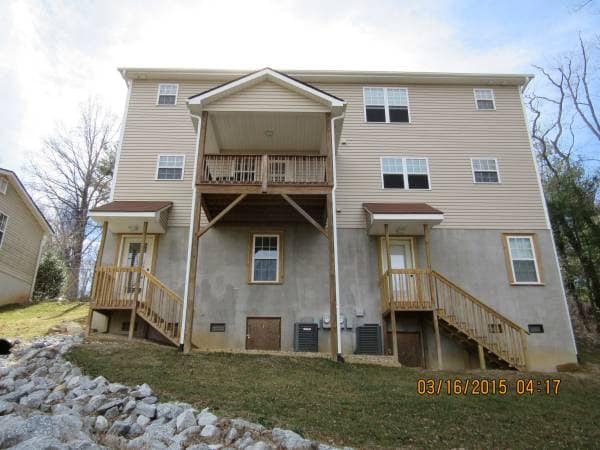 Building Photo - 1830 Lower Ridgewood Blvd