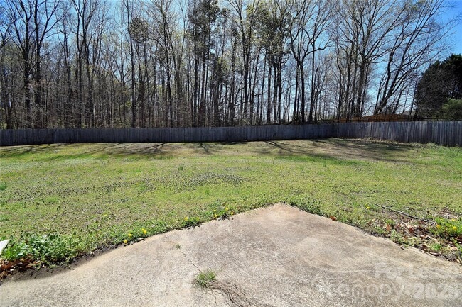 Building Photo - 614 Meadowbrook Dr