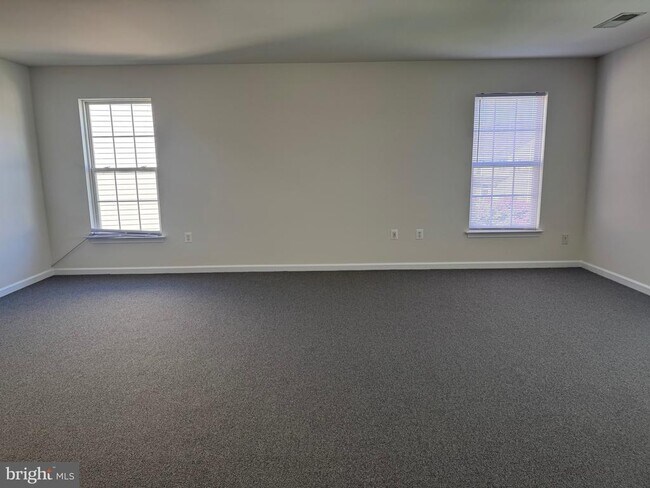 Building Photo - 9719 Inkwood Dr