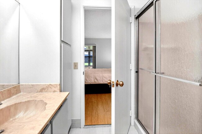 Building Photo - 10938 Roebelini Palm Ct
