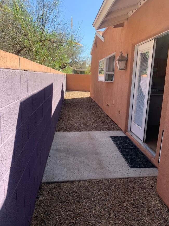 Building Photo - 2940 N Adelaide Farms Pl