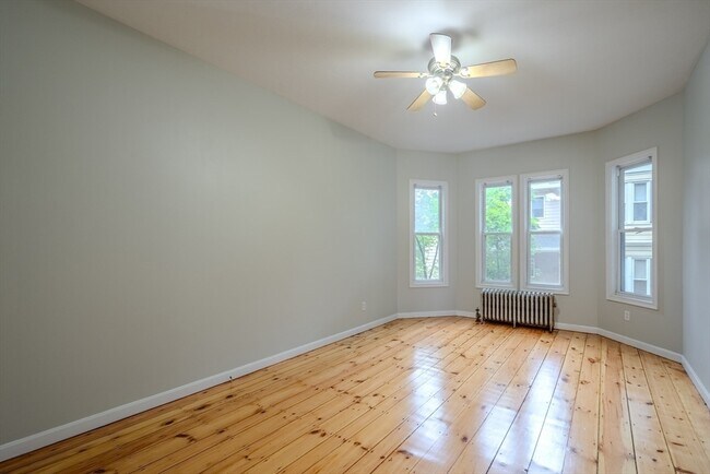 Building Photo - 117 Stevens St