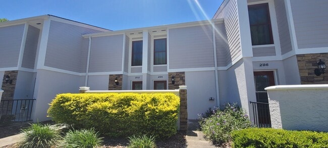 Building Photo - 2114 NE 38th St