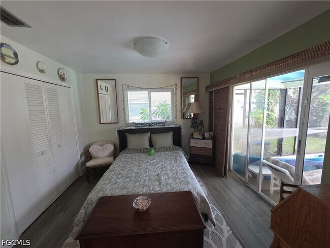Building Photo - 130 SW 58th St