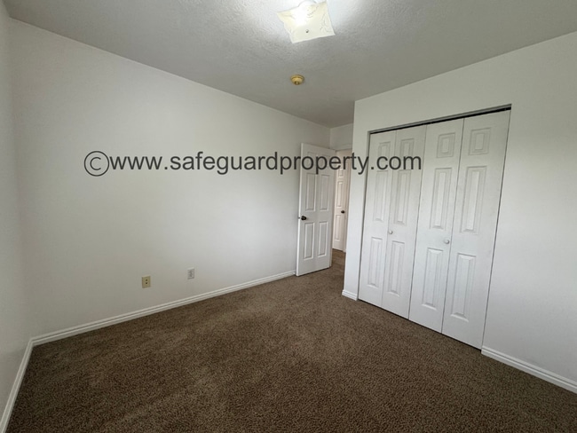 Building Photo - Cozy 2-Bedroom Home