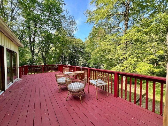 Building Photo - 314 Erskine Rd