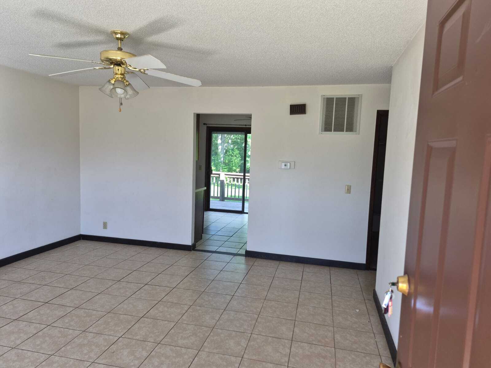 Building Photo - 8 Cougar Dr