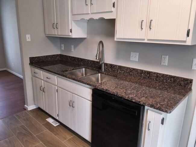 Building Photo - Chesterfield-Midlothian-Ashbrook Subdivision-Cosby High 4 Bed