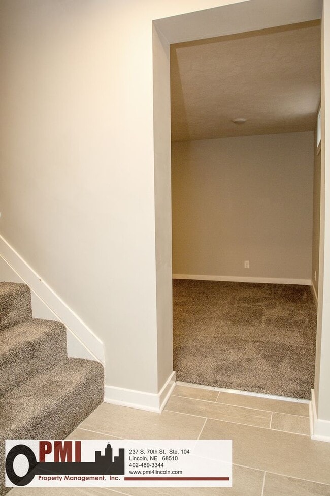 Building Photo - 820 S 38th St