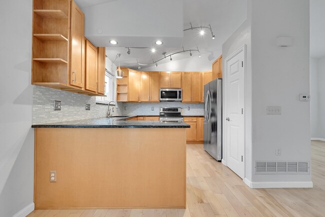 Building Photo - $2,995.00, stunning 4-bedroom, 3.5-bathroo...