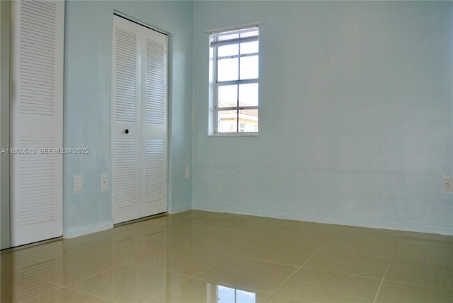 Building Photo - 6420 SW 138th Ct