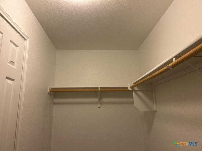 Building Photo - 8902 Bowfield Dr
