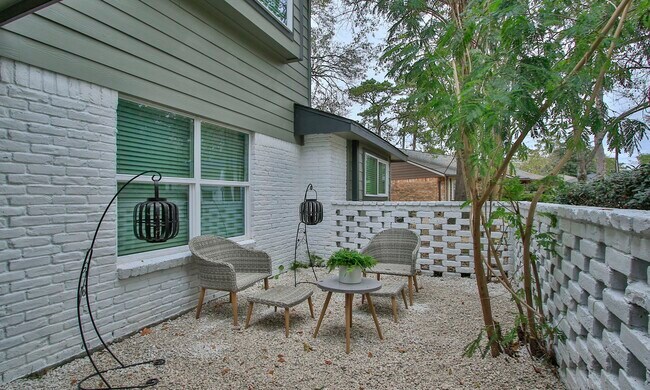 Building Photo - 25607 Pecan Valley Cir