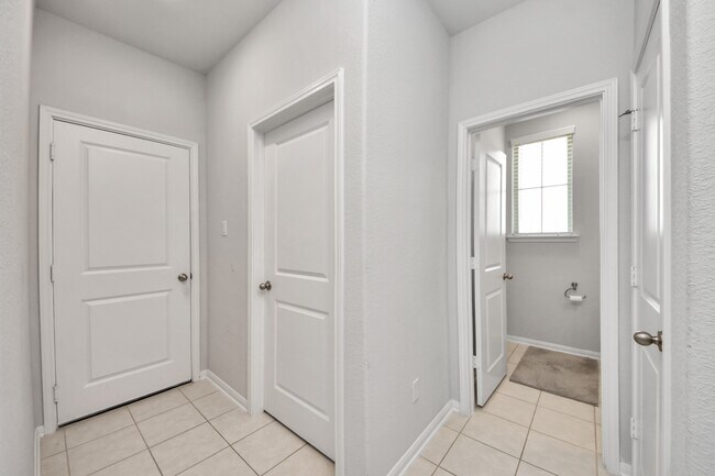 Building Photo - 10618 Amador Peak Dr