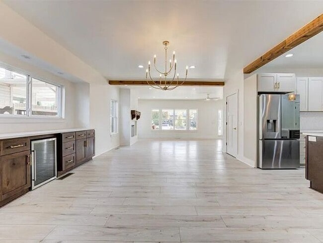 Building Photo - 213 NE 14th St