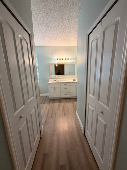 Building Photo - 704 Grand Canyon Dr