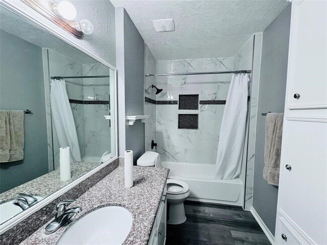 Building Photo - 3934 Thistlewood Dr