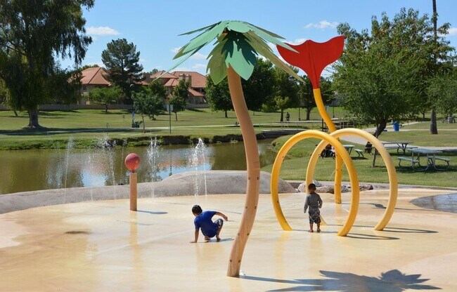 Building Photo - 1211 N Miller Rd