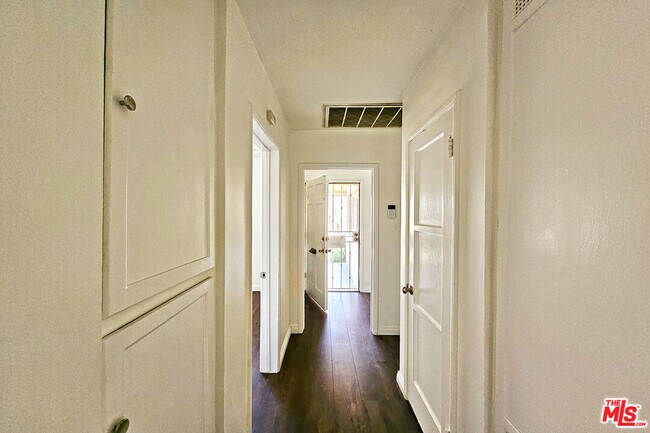 Building Photo - 15106 San Jose St