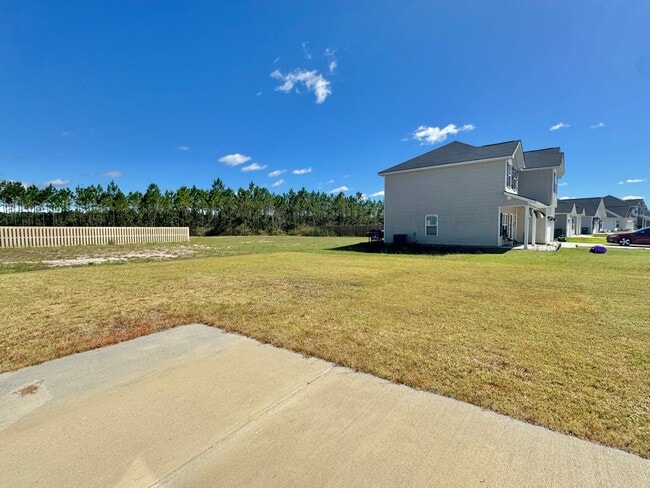 Building Photo - AVAILABLE NOVEMBER [PET FRIENDLY]